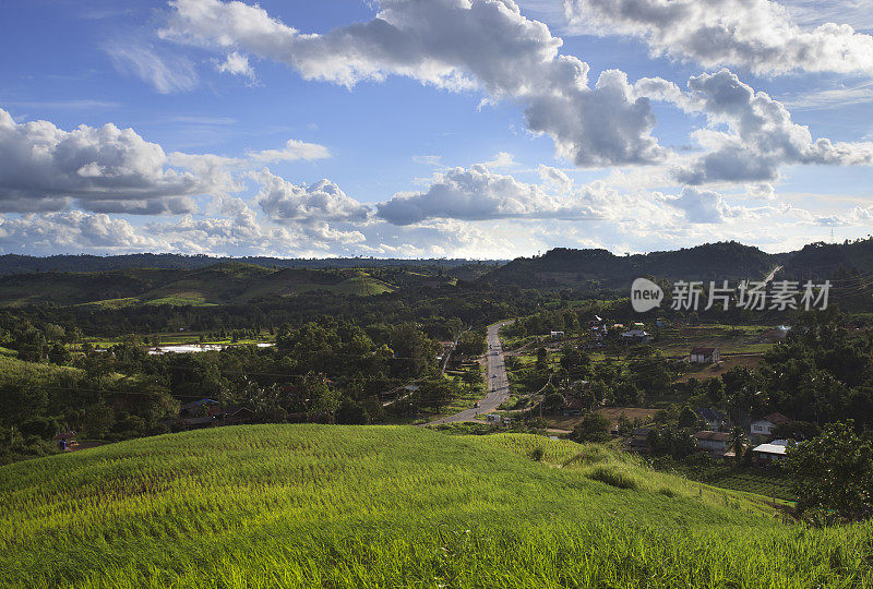 泰国碧差汶省Khao Kho区日出时美丽的风景